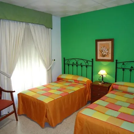 Claveles 3* באנה